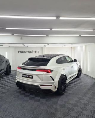 लैम्बोर्गिनी उरुस कार्बन फाइबर बॉडी किट URUS 1016 स्टाइल कार्बन फाइबर फ्रंट लिप डिफ्यूज़र स्पोइलर हुड व्हील आर्क