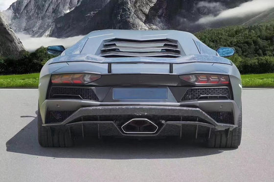 लैम्बोर्गिनी LP740S LP740S अपग्रेड के लिए कार्बन फाइबर बॉडी किट अपग्रेड एमएसवाई स्टाइल फ्रंट फावड़ा डिफ्यूज़र स्पोइलर बॉडी किट