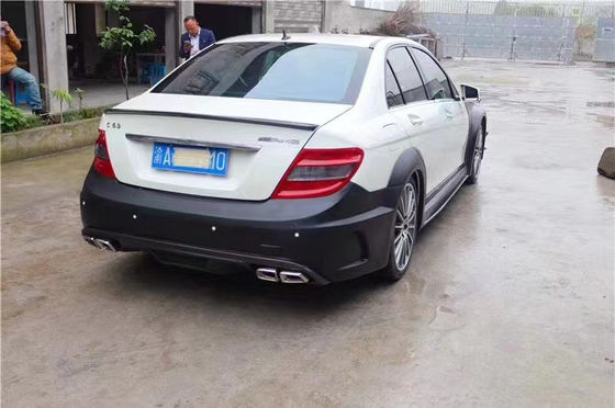 मर्सिडीज W204 C63 बॉडी किट के लिए W204 उन्नत ब्लैक सीरीज स्टाइल फ्रंट और रियर बंपर हुड वाइडबॉडी किट